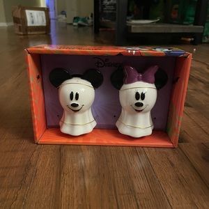 Disney Mickey and Minnie Halloween ghosts salt and pepper shakers